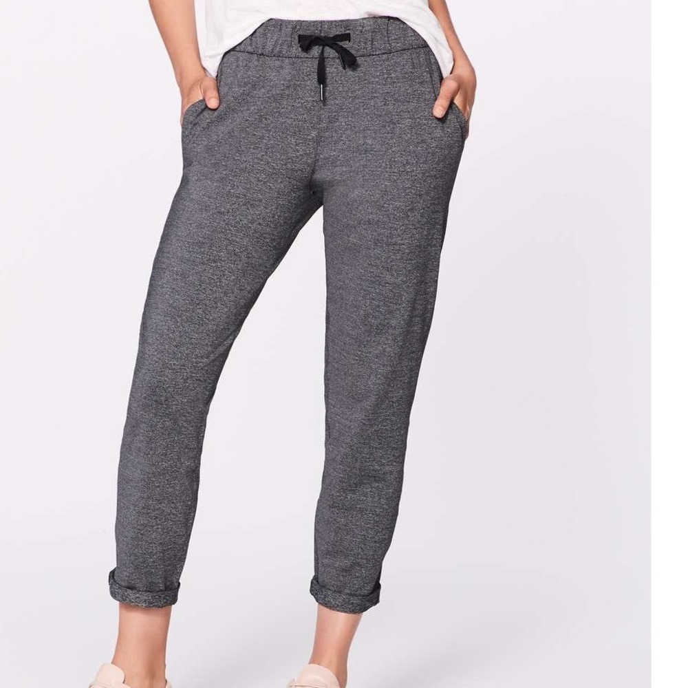 Lululemon‎ On The Fly Pant Heathered Charcoal Grey Joggers Women Size 2